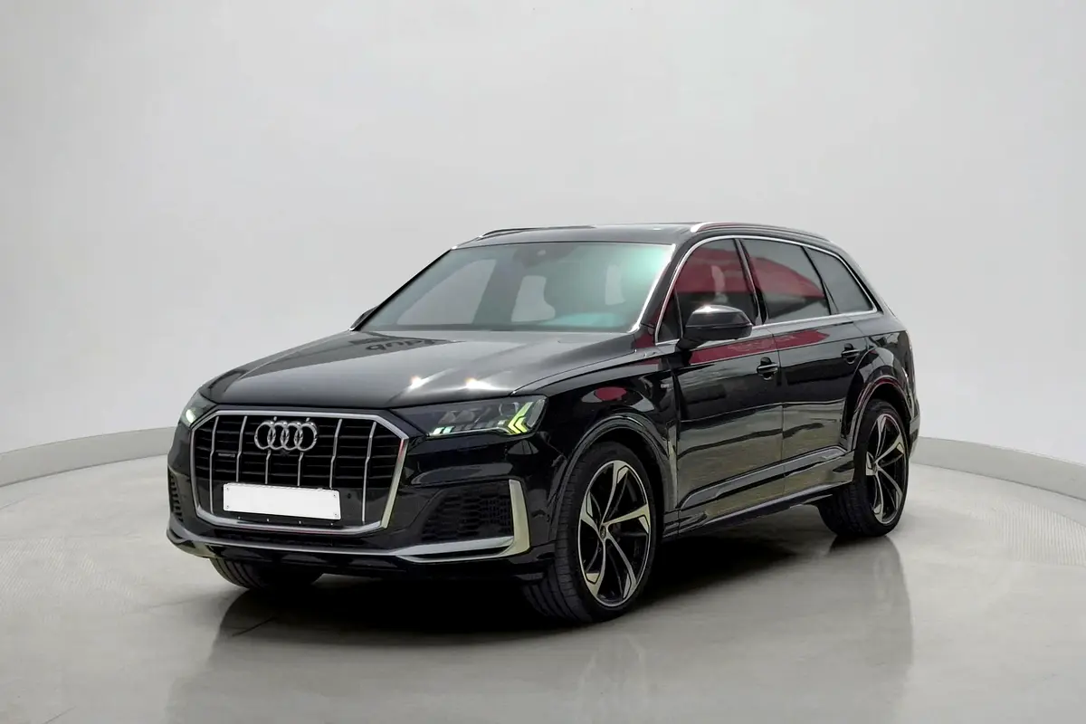 Audi Q7 2021 — photo 1 of 15