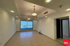 Chiller free | vacant | balcony | park view