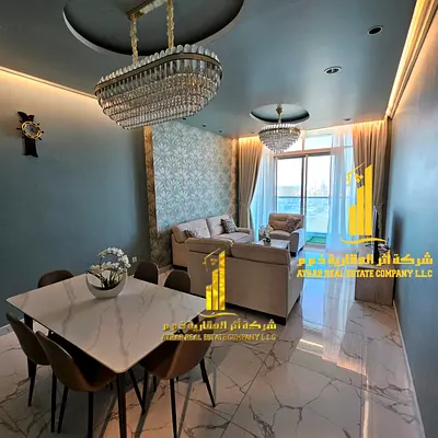 باطلالة بحرية شقة غرفتين وصالة مفروشة للإيجار الشهري 🏡 في عجمان - الراشدية - أبراج الواحه ✅ شامل الفواتير و الإنترنت مع جيم - مسبح - باركنج