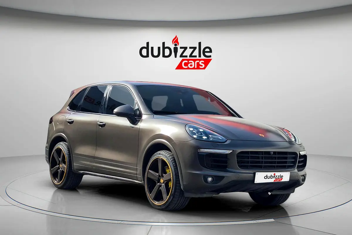 Porsche Cayenne 2016 — photo 1 of 14