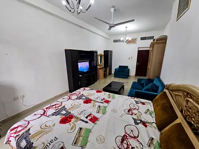 MASTER ROOM AVAILABLE