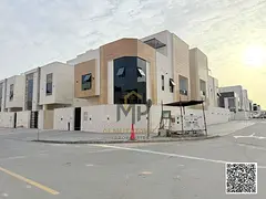 Corner villa for sale, 6 master bedrooms, 3 floors, excellent price including registration and owner