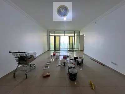 اجمل اربع غرف وصالة في المجاز3 للايجار السنوي مع باركين مجانا و غرفة خادمة ماستر و 3 بلكونات و الغرف ماستر و خزائن بالحائط