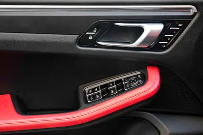 2021 Porsche MACAN — миниатюра 13
