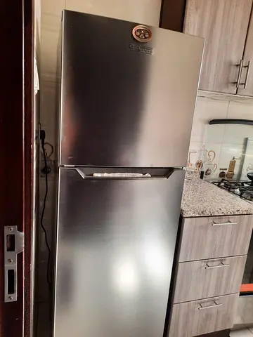 Refrigerator Mid-size 050 7198546 1st owner