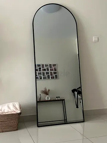 arch mirror in excellent condition