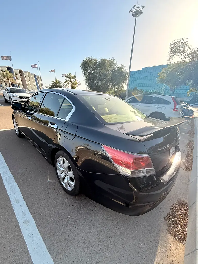 Honda Accord 2008 — photo 1 of 6