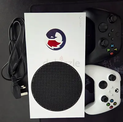 Xbox Series S 512Gb Storage Excellent Condition. Comes with two controllers and power cable