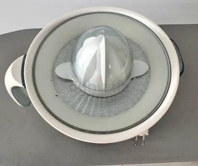 Electric Citrus Juicer - Compact White Juicer with Lid