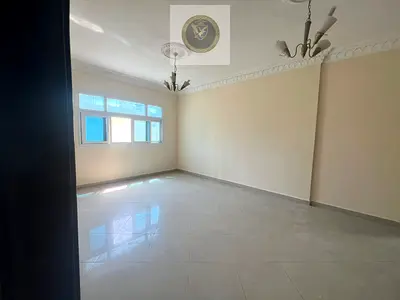 شقة واسعة للإيجار في المجاز،غرفتين نوم، بلكون وخزائن ملابس حائط