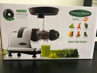 Omega Juicer