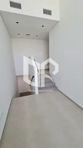 🏡 فرصة للسكن الراقي داخل مجتمع مسار في الشارقة