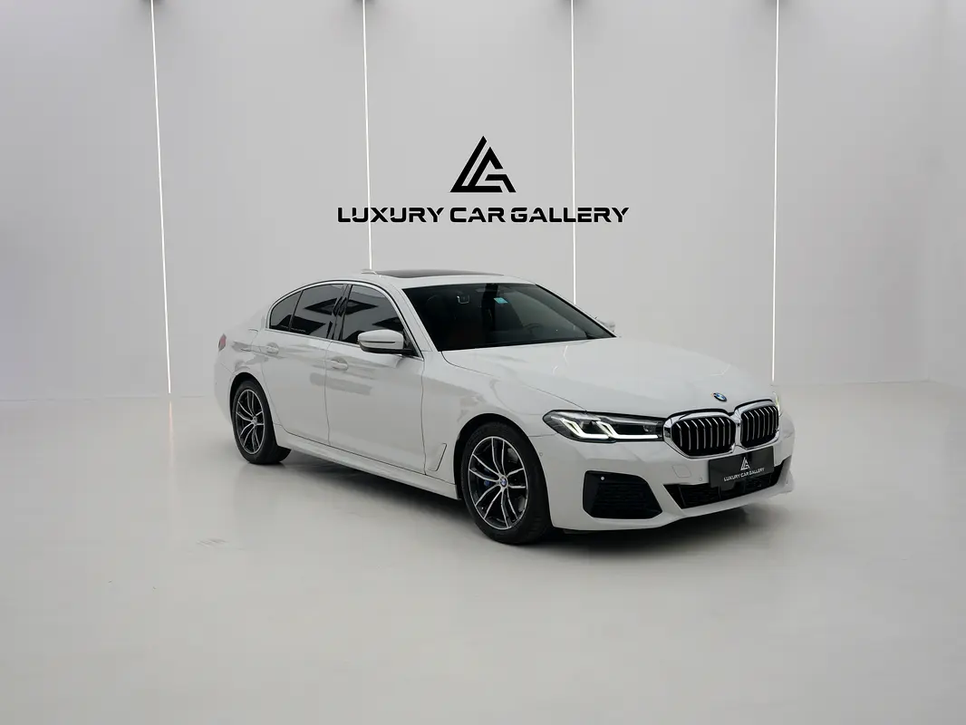 BMW 5-Series 2021 — photo 1 of 11