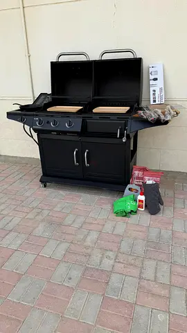 Gas and charcoal grill with delivery