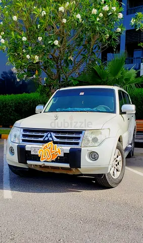 Well Maintained Mitsubishi Pajero 2011 GLS Top 5 Door | GCC Specs