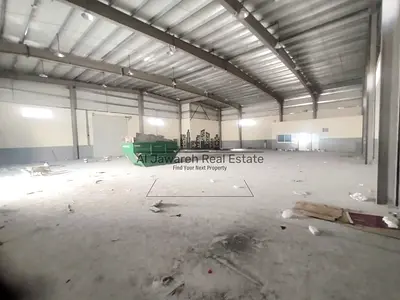 للإيجارمستودع مع سكن عمال في أم القيوين