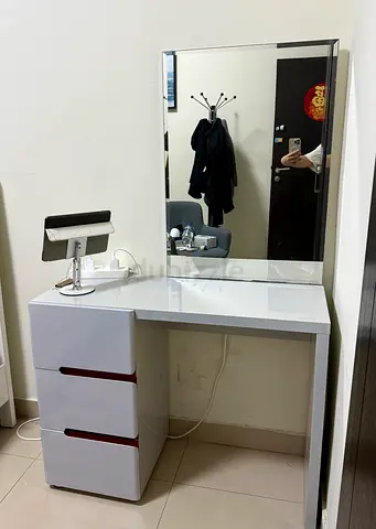 White Gloss Dressing Table with Mirror and 3 Drawers