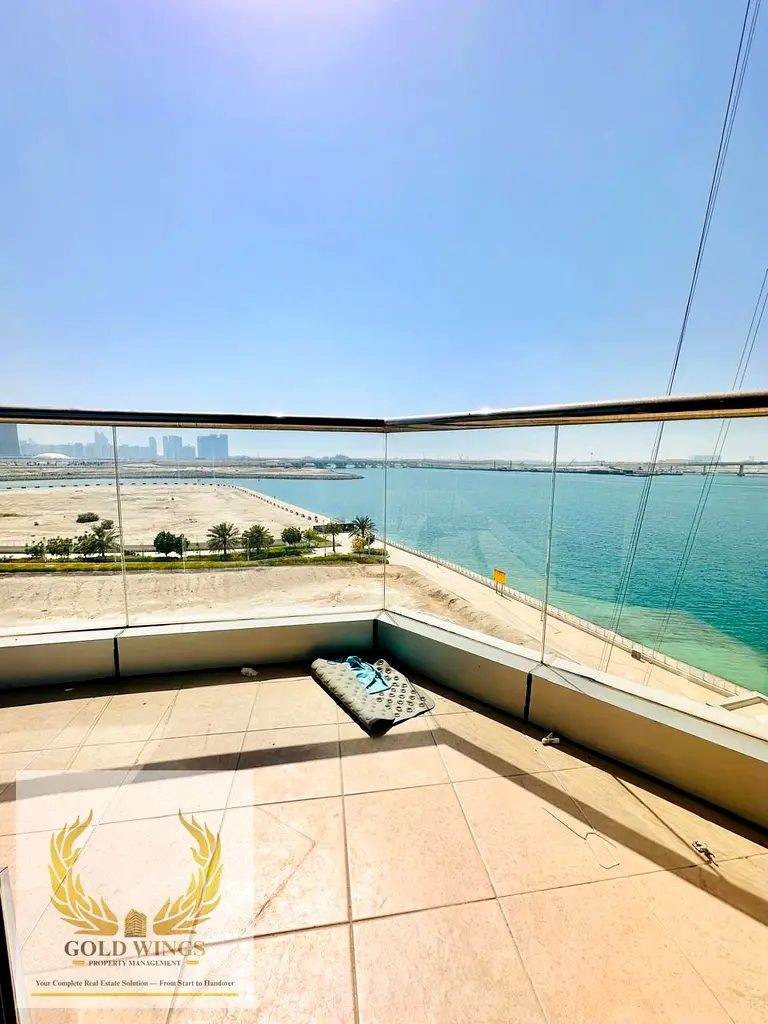 LUXURY 1BR WITH BALCONY AND READY TO MOVE