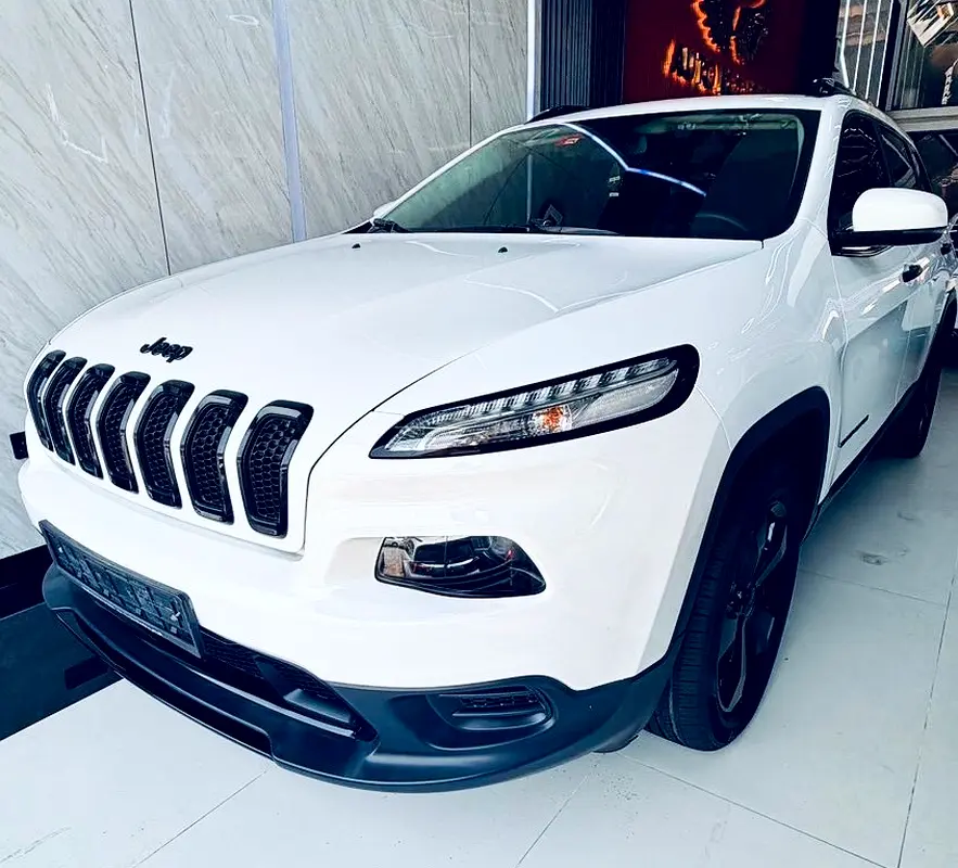 Jeep Cherokee 2017 — photo 1 of 20