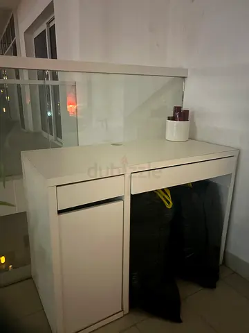 Desk ikea
