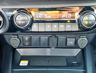 2026 Toyota HILUX — миниатюра 13