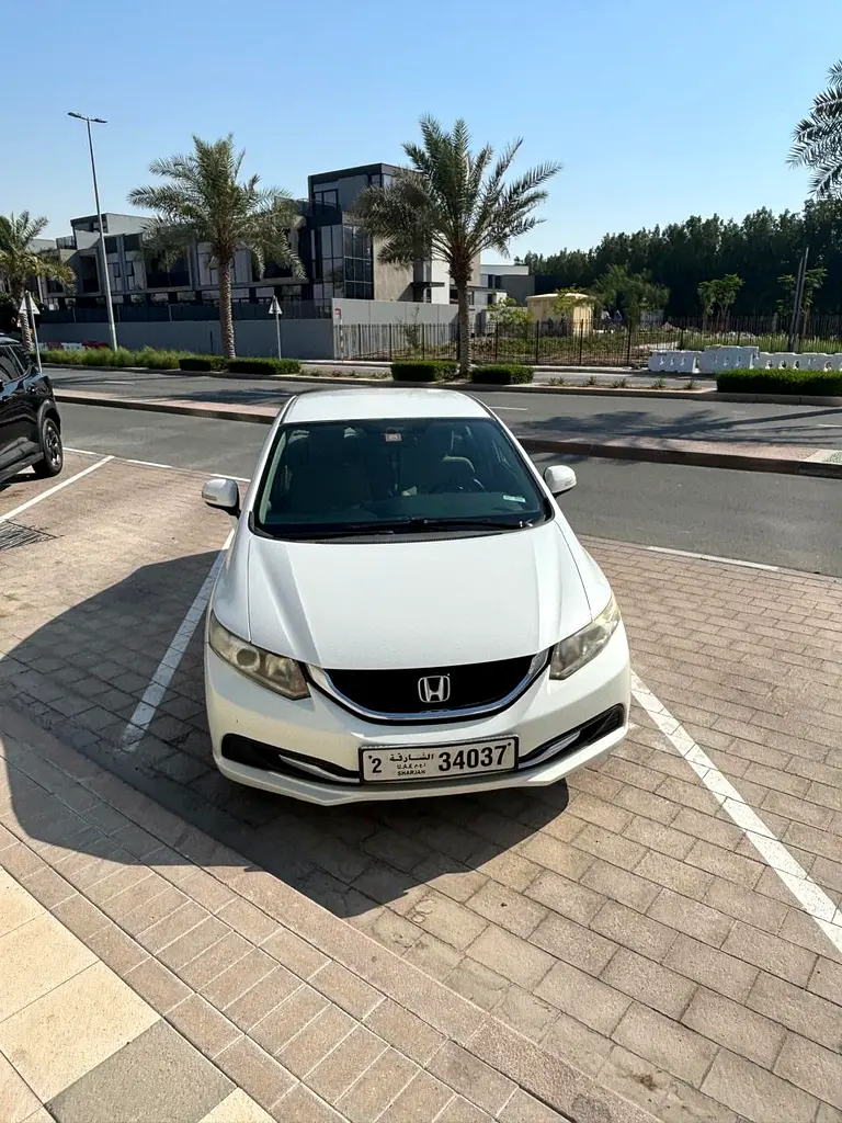 Honda Civic 2013 — photo 1 of 8