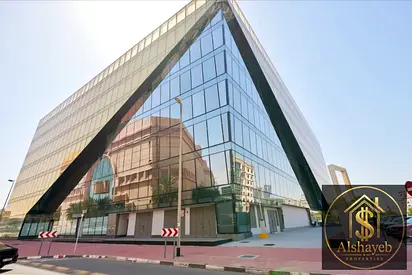 🏢 مكتب للإيجار في بناية جولدن جيت – عود ميثاء 🏢
