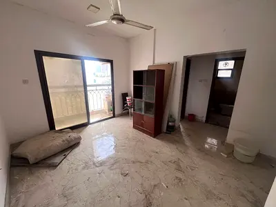 بسعر ممتاز جدا ومناسب للجميع مع صيانه فري ع المالك مع تشطيبات شامله اول ساااكن موقع ممتاز جدا