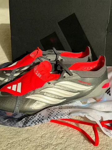 Adidas predator 26 fold over tongue football boots