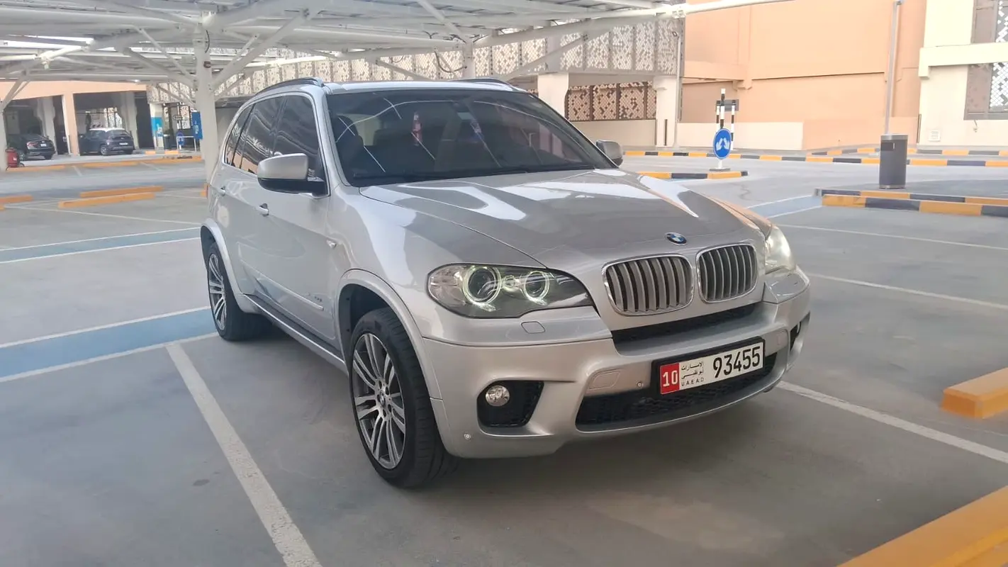 BMW X5 2011 — photo 1 of 9