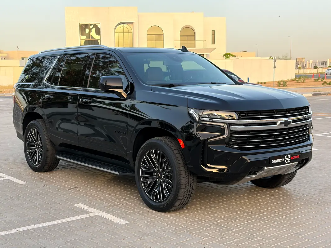 Chevrolet Tahoe 2023 — photo 1 of 12