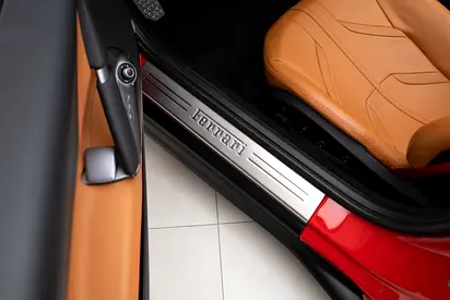 2021 Ferrari 812 GTS thumbnail 9