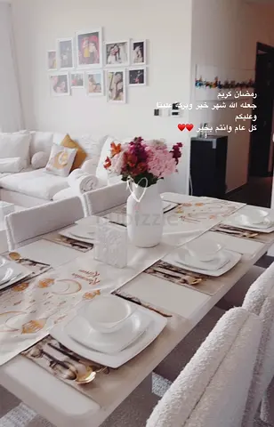 Dining table for sale