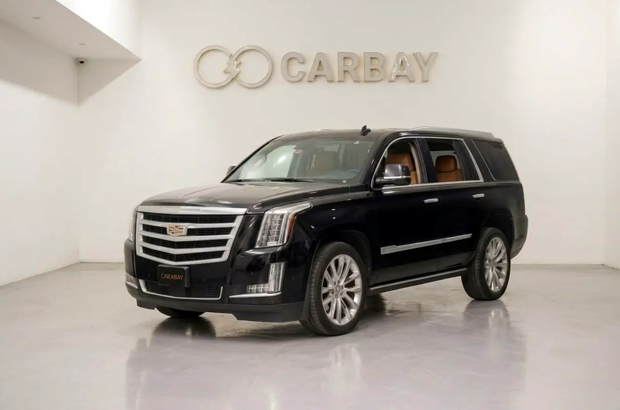 Cadillac Escalade 2020 — photo 1 of 12