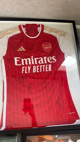 Khamzat signed and Own a special piece of Arsenal F.C. history with this multi-signed Arsenal shirt,