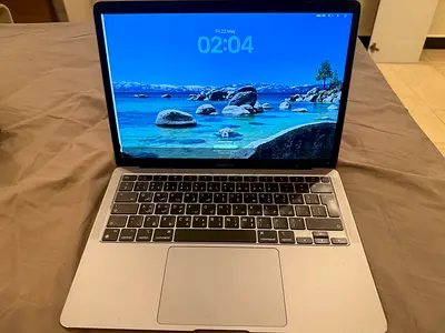 MacBook Air M1 2020 - Screen cracked, hinge doesn’t fully close