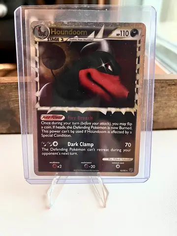 Rare Houndoom Pokémon Card
