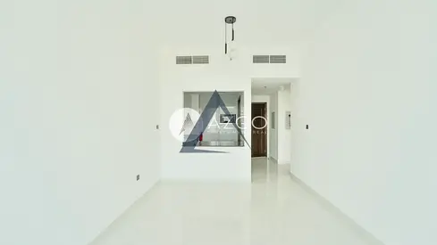 Vacant Unit| With Kitchen Appliances| Spacious