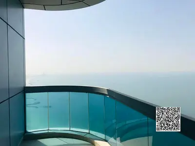 شقه رائعه إطلاله رائعه علي كورنيش عجمان مساحه واسعه !