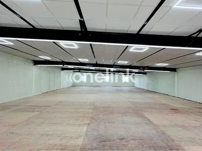 WAREHOUSE CLOSE TO MAJOR HIGHWAYS | IDEAL FOR LOGISTICS & DISTRIBUTION
