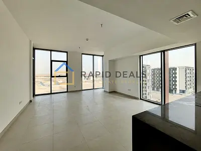 Ready to move in High Floor 2BR Apt with Store