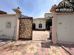 SPACIOUS THREE MASTER BEDROOMS IN A PRIME LOCATION CLOSE TO ALL AMENITIES