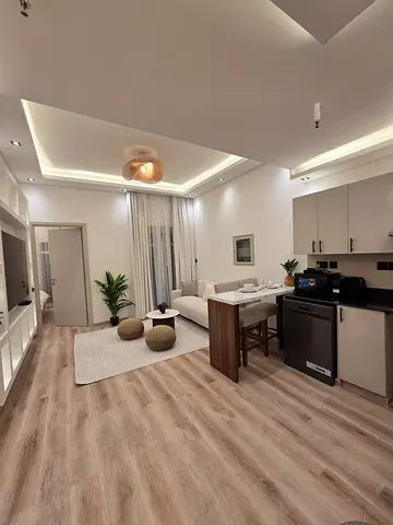 Luxury 1 Bedroom I Fully Furnished I Brand New Renovated