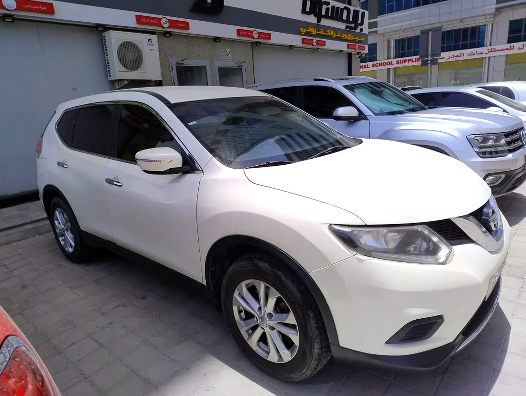 Nissan X-Trail 2017 — photo 1 of 17