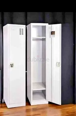 White Metal Single-Door Locker / Wardrobe with Shelf and Hanging Rail
