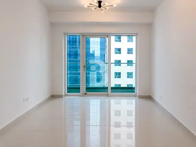 MODERN LUXURY I SPACIOUS I PERFECT CONDITION