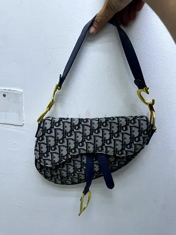 Dior ladies used bag only serious buyers contact on whatsup 0588026565