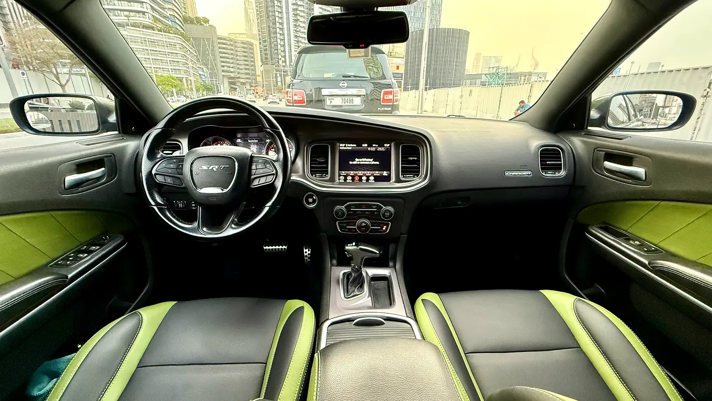 Dodge Charger 2021 — photo 1 of 8