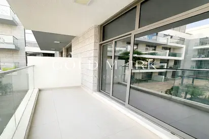 Spacious 1 BR I Corner Unit I Burj Khalifa View