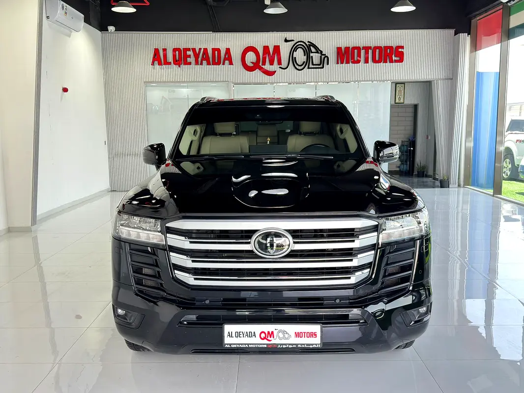 Toyota Land Cruiser 2022 — photo 1 of 13